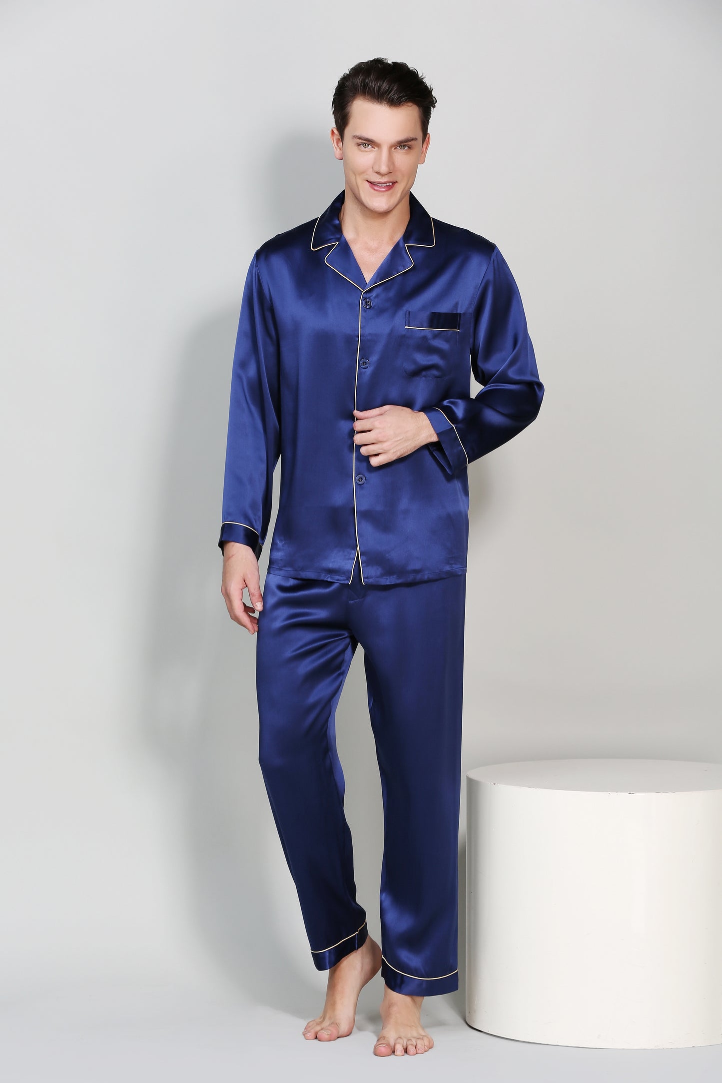 Majestic Mulberry Silk Men’s Pyjama Set mooods