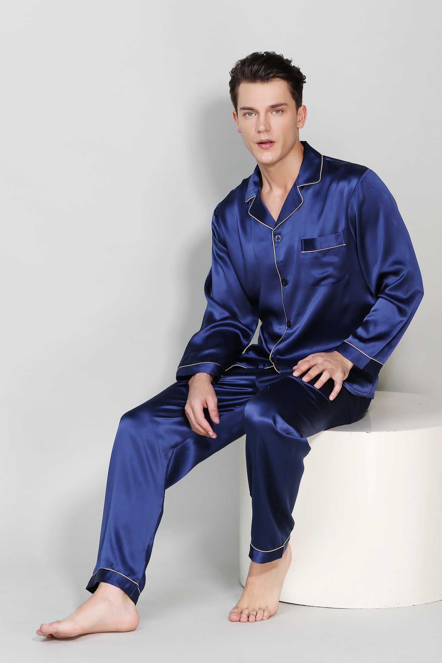 Majestic Mulberry Silk Men’s Pyjama Set mooods