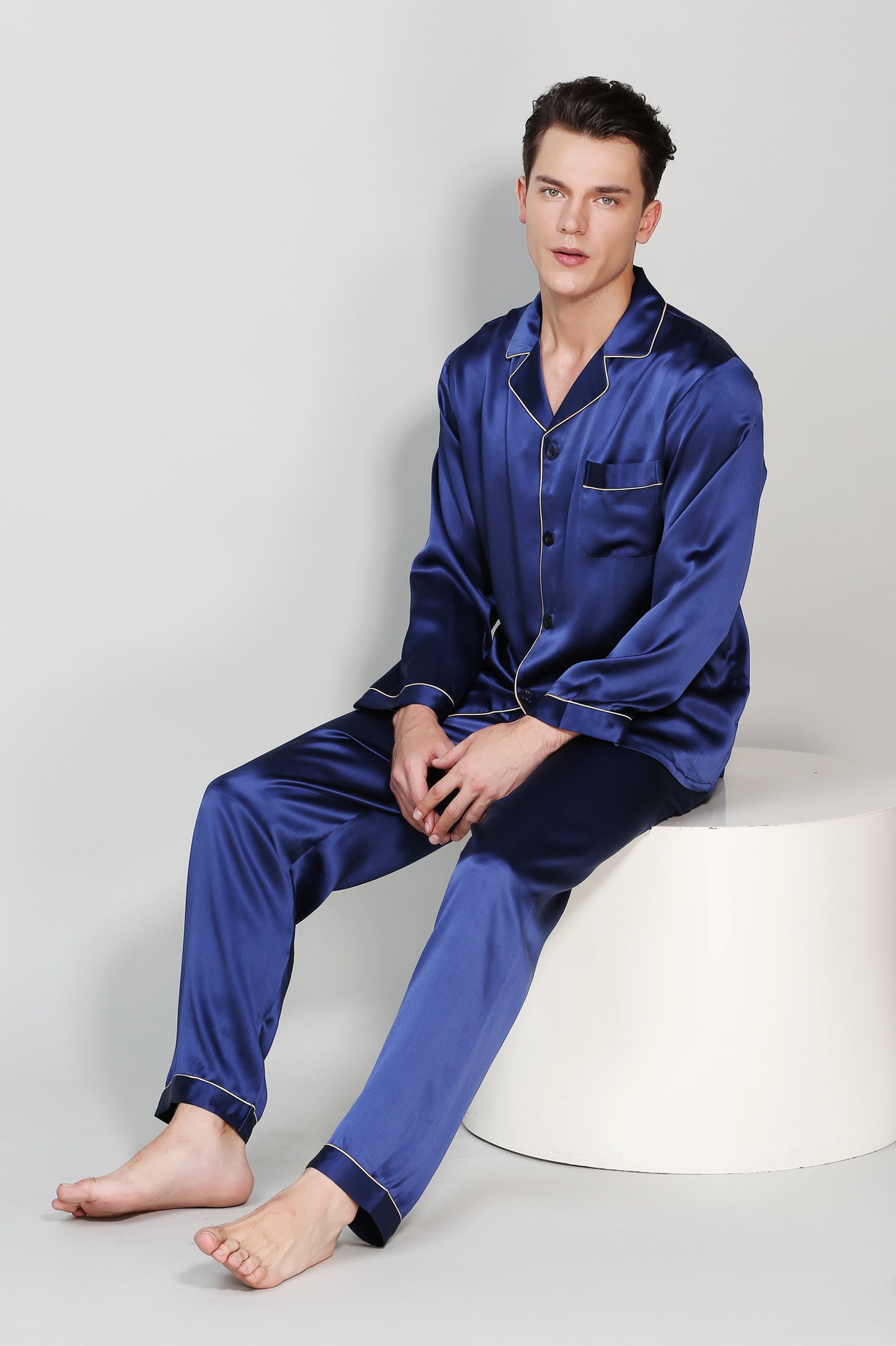 Majestic Mulberry Silk Men’s Pyjama Set mooods