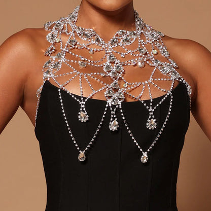 Opulent Decolletage Elegance Rhinestone Necklace