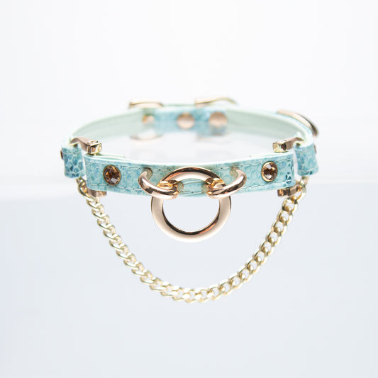 Gilded Whisper Chain-Adorned Luxury Collar