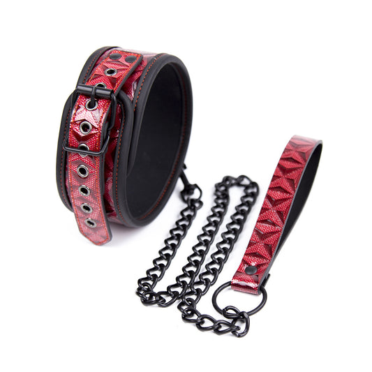 Diamond Pattern Collar with a Chain Leash 